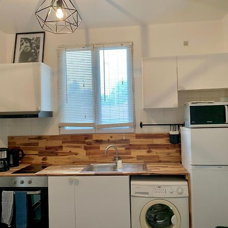Agreable Maison Avec Parking Gratuit Sur Place. Saint-Denis  Dış mekan fotoğraf