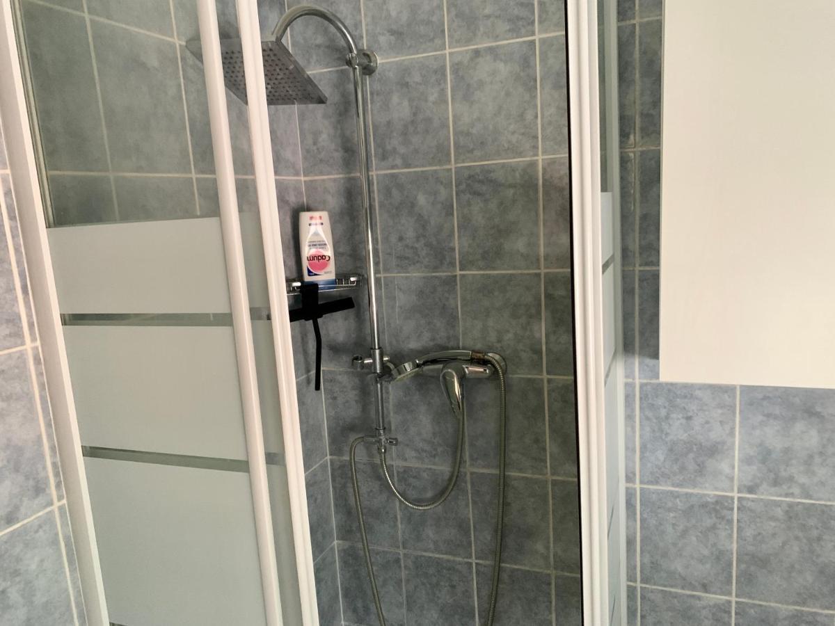 Agreable Maison Avec Parking Gratuit Sur Place. Saint-Denis  Dış mekan fotoğraf