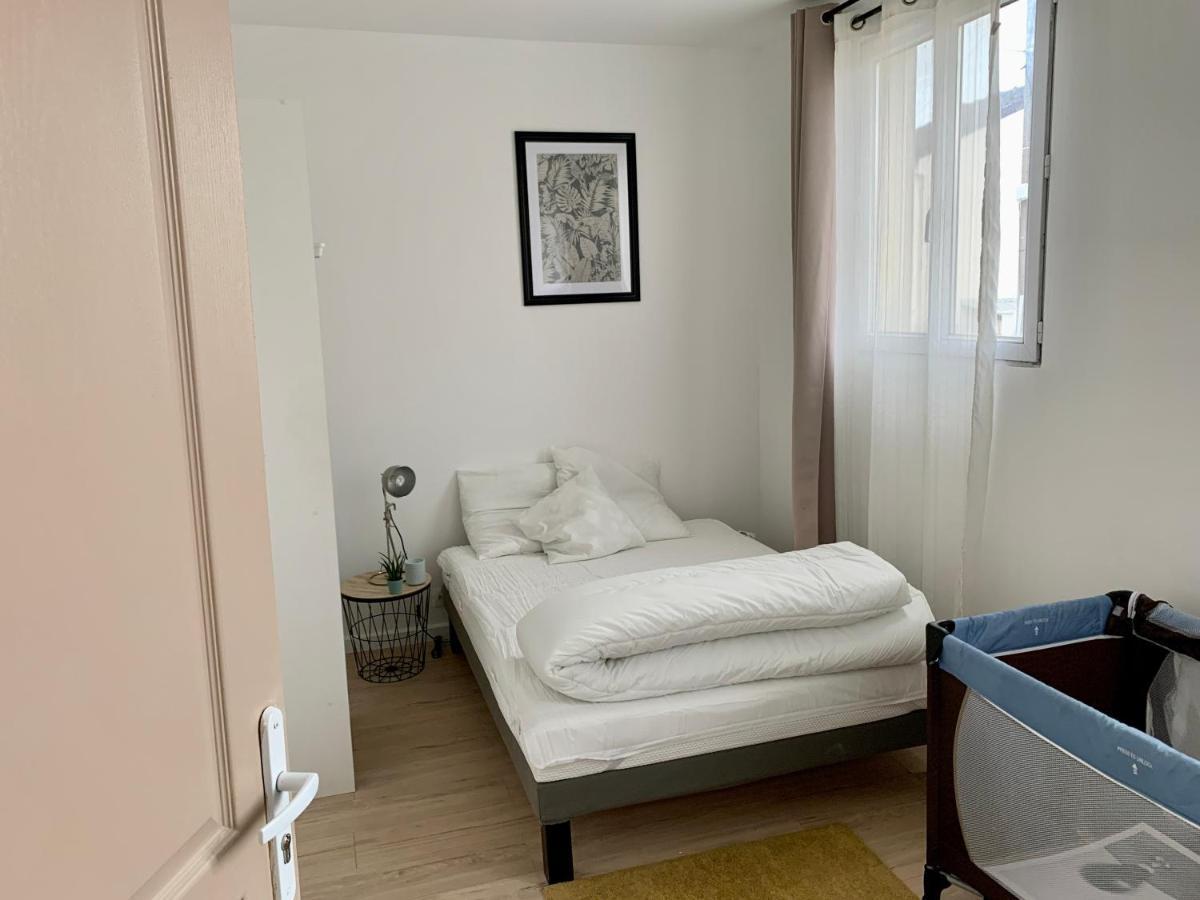 Agreable Maison Avec Parking Gratuit Sur Place. Saint-Denis  Dış mekan fotoğraf