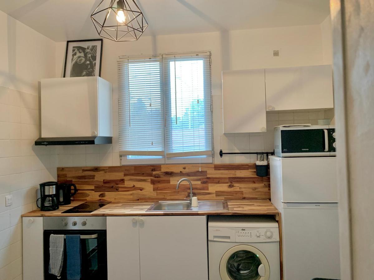 Agreable Maison Avec Parking Gratuit Sur Place. Saint-Denis  Dış mekan fotoğraf